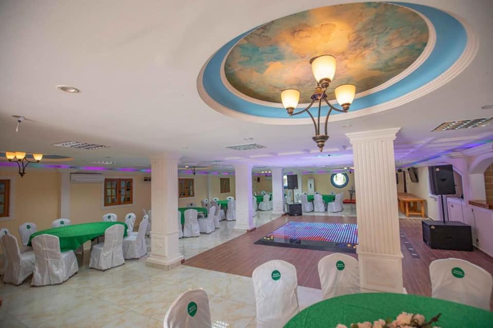 Mont Bleu Hotel Libreville Exterior photo